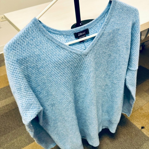 Pure Amici Women’s 100% Cashmere V-Neck Bottom Open Cut Light Blue Sweater S - Picture 3 of 8